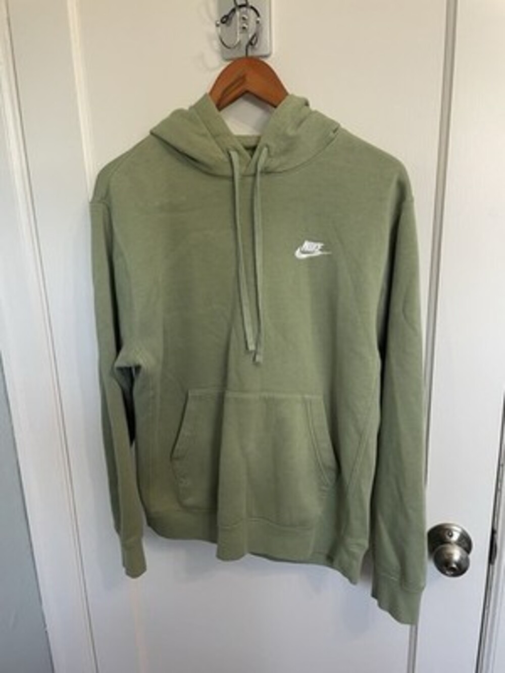 Nike Sportswear Club Fleece Pullover Hoodie Men's Medium Sage Green